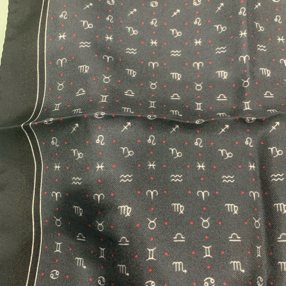 ‼️Stone Rose Pocket Square‼️ - Picture 2 of 3